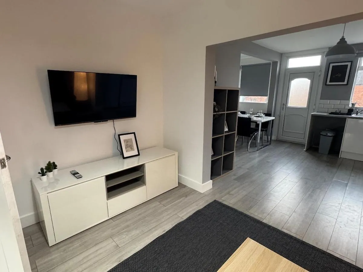 펜션 Modern 4 Bed House Close To City Centre 리즈